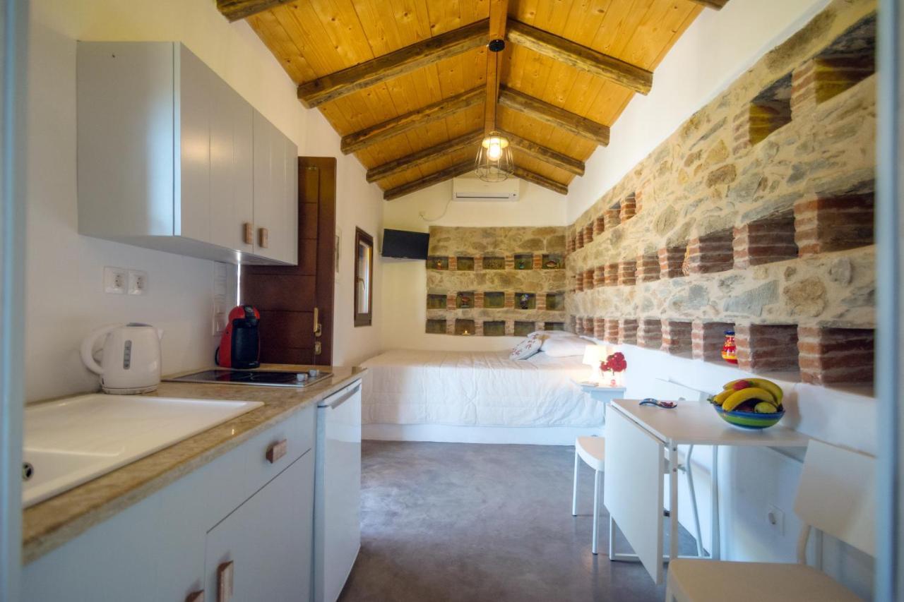 The Pigeon House Villa Potamos  ภายนอก รูปภาพ